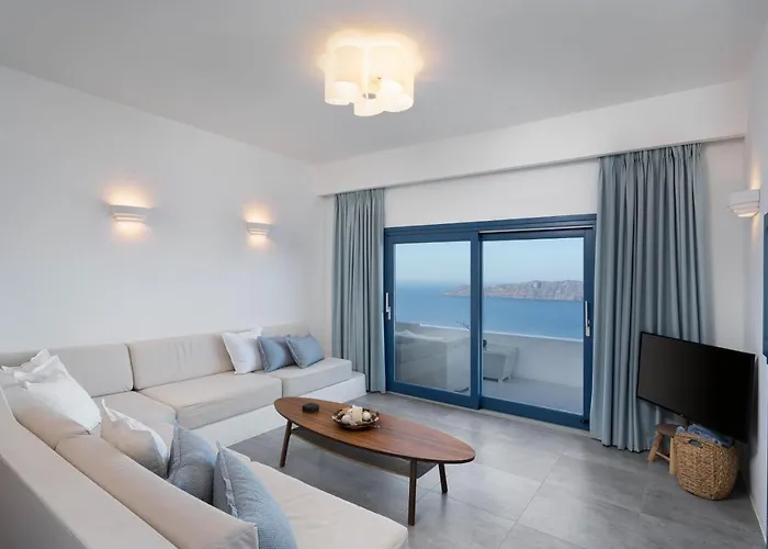 Chrisofilida Villa *